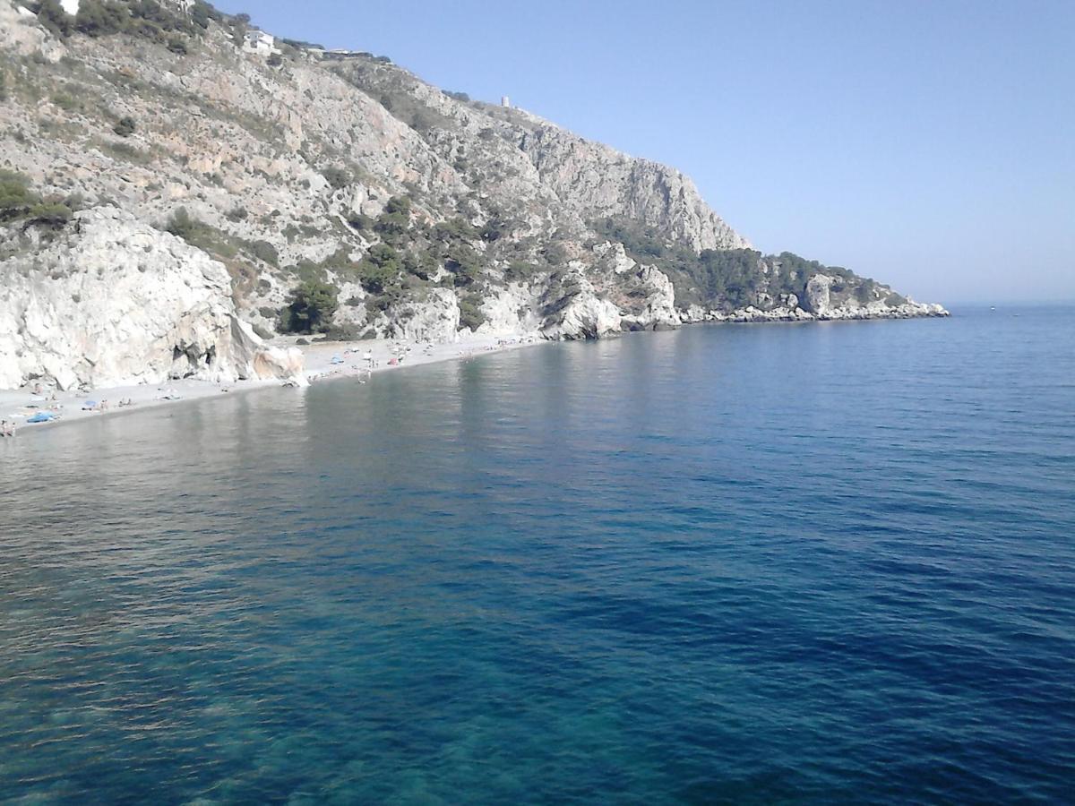 Vistas A Mar, En Paraje Natural La Herradura  Exterior photo